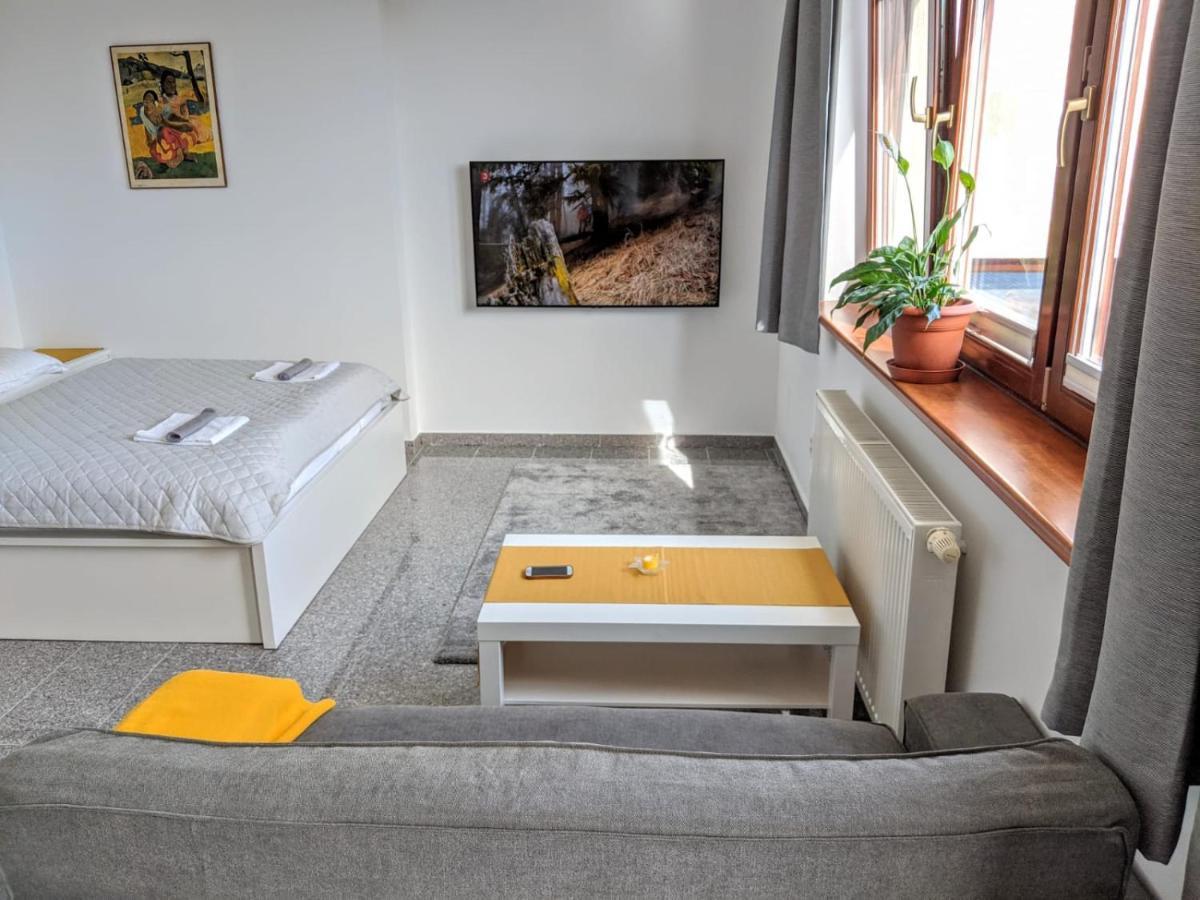 Clearvuehome - Quiet 51 M2 Studio Bratislava Slavin Eksteriør bilde